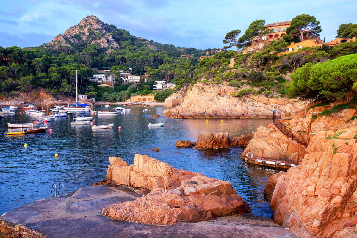 Luxuriöses Anwesen auf einer Anhöhe in Begur mit Panoramablick aufs Meer